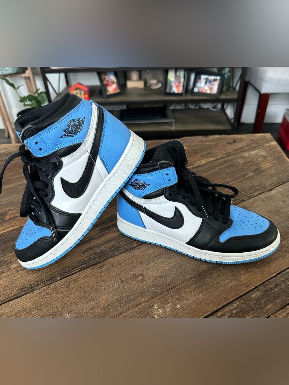 Nike Air Jordan 1 Mid White Black University Blue